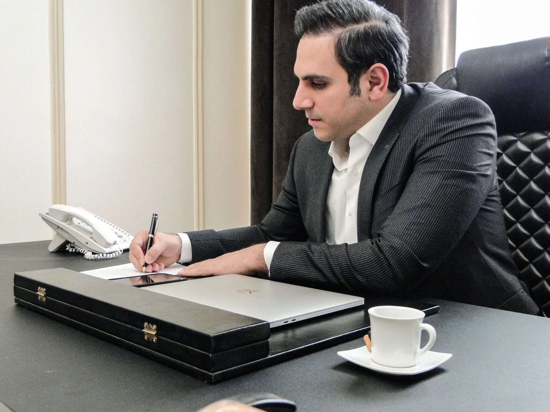 Dr. Jason Shahdost